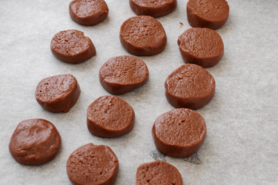 生地を切り分ける